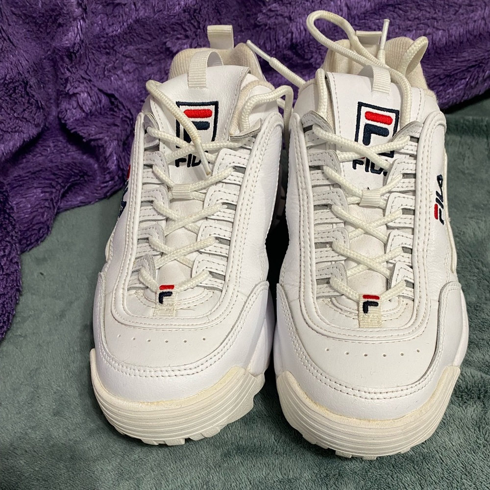 Women’s Fila Disruptor 2’s size 9 white sneaker